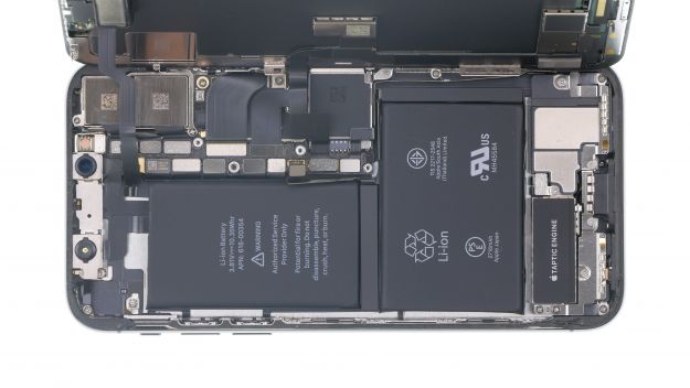Disconnecting the display connectors